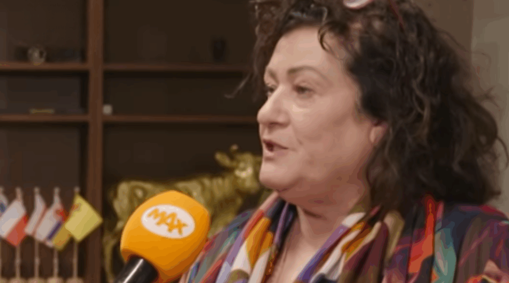 Caroline van der Plas