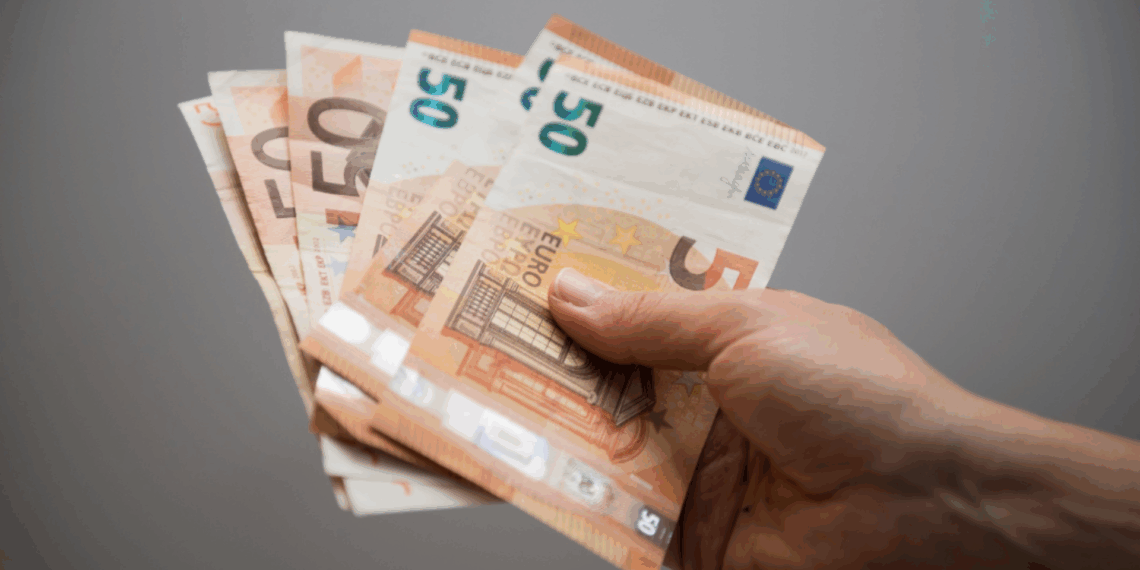 contant geld keert terug